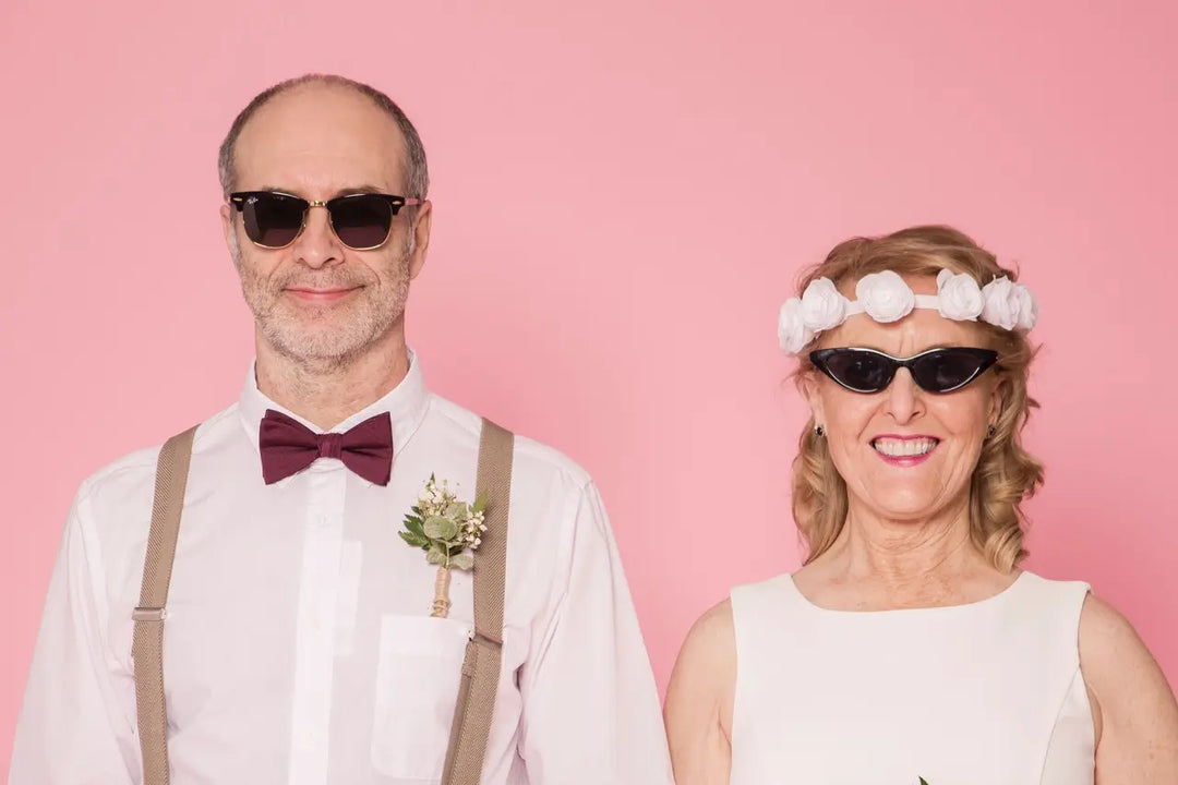 bracni par nosi suncane naocale optika smajlovic