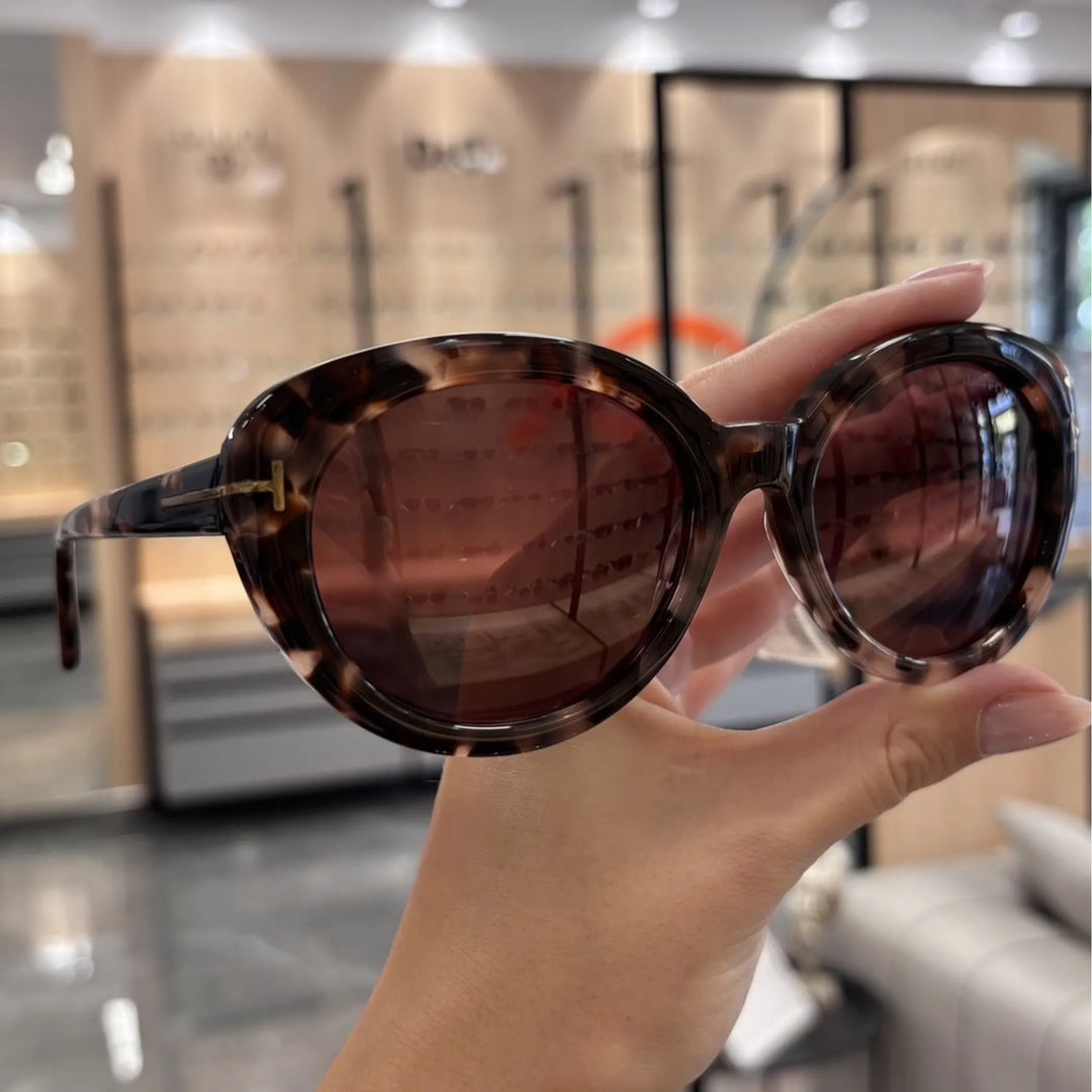 Tom Ford Lilly