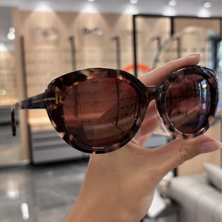 Tom Ford Lilly
