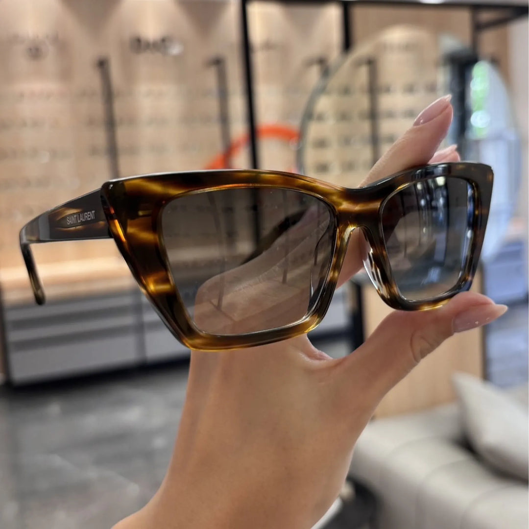 Yves Saint Laurent - YSL