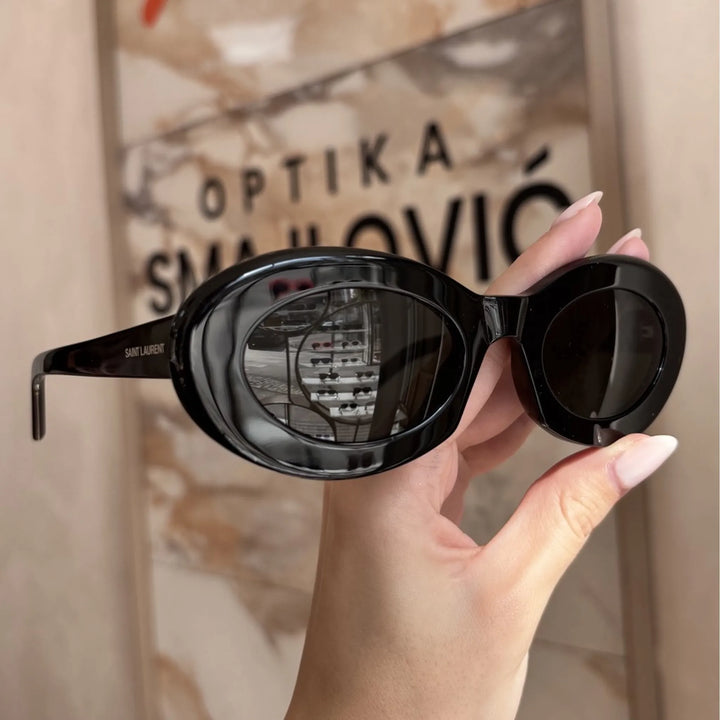 Yves Saint Laurent - YSL