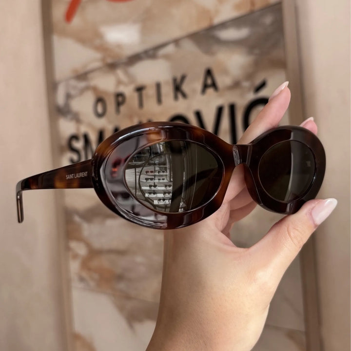 Yves Saint Laurent - YSL