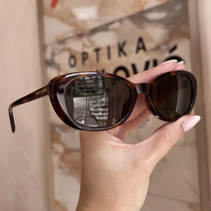 Yves Saint Laurent - YSL