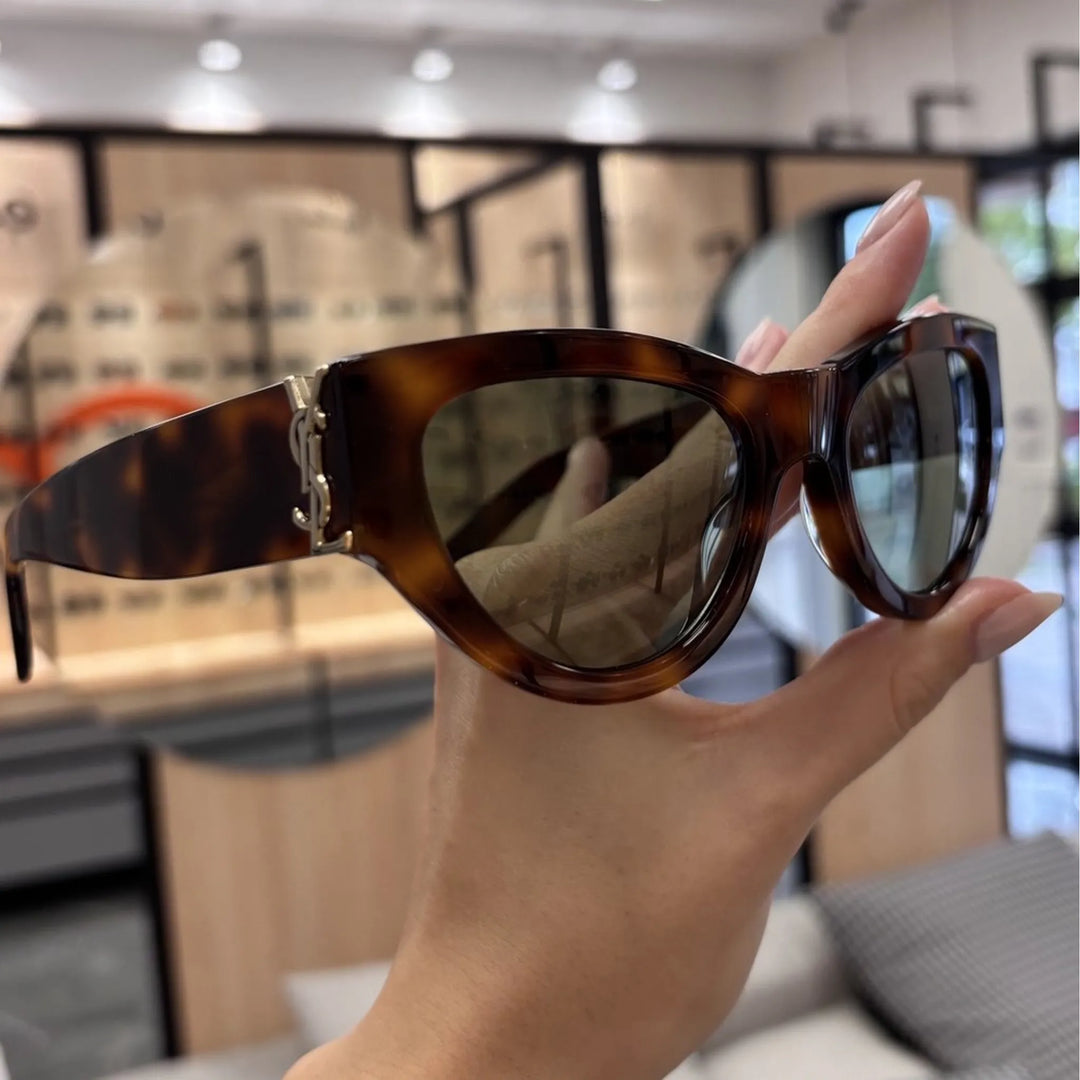 Yves Saint Laurent - YSL