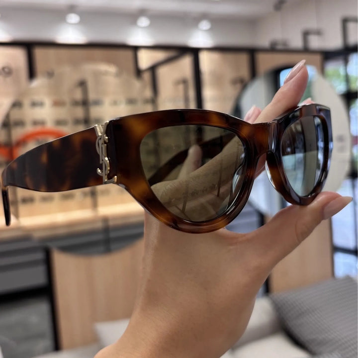 Yves Saint Laurent - YSL