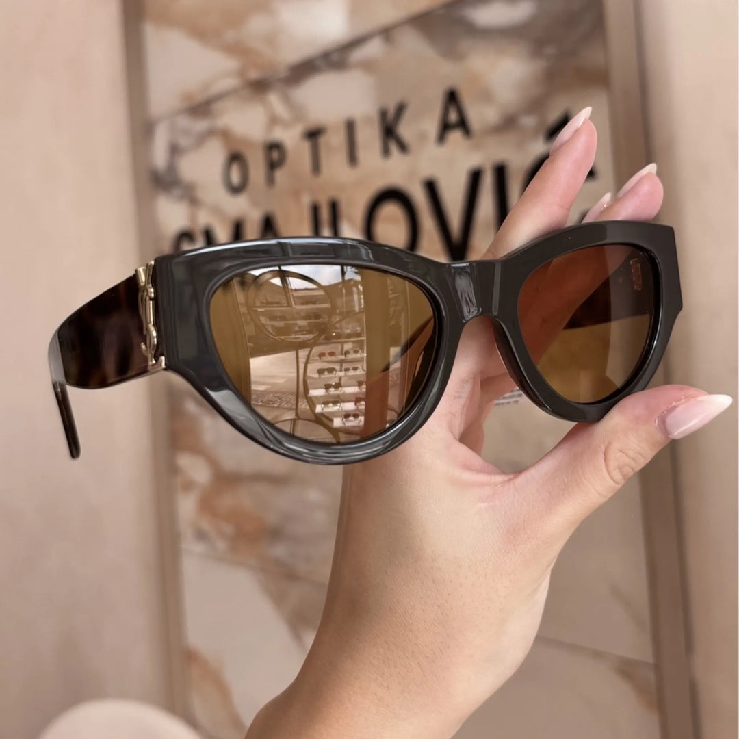 Yves Saint Laurent - YSL